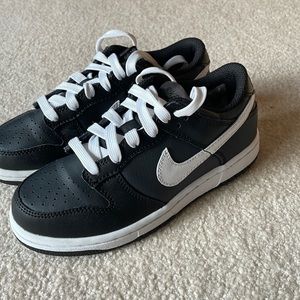 Nike Dunks youth size 1.  🛑LIKE NEW!!!🛑